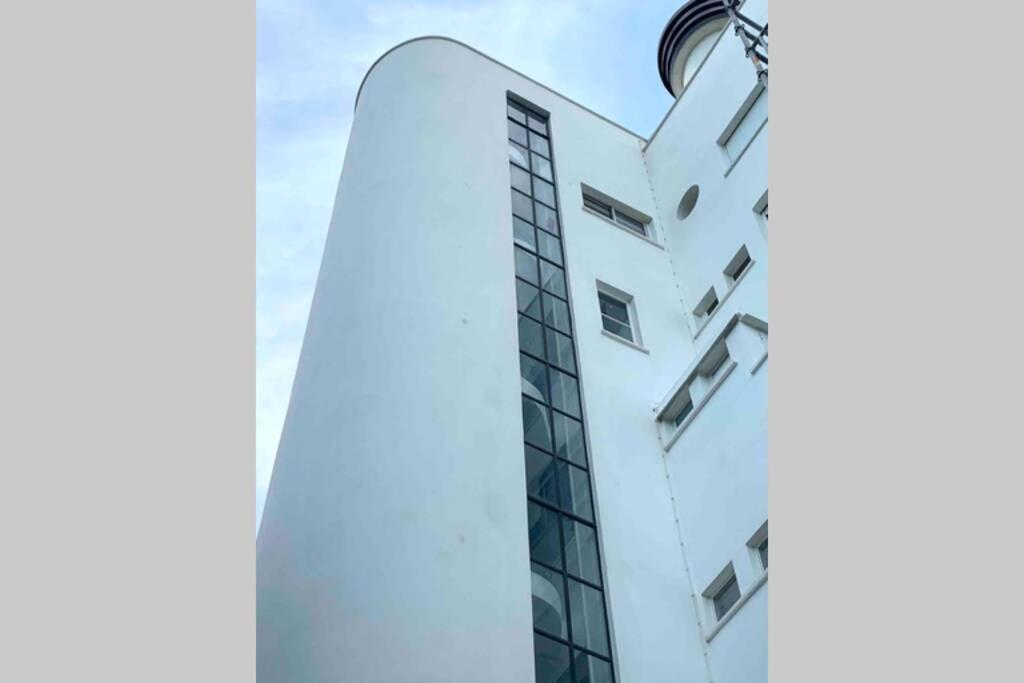 Elegant Studio Et Parking Dans Batiment Historique Saint-Tropez Exterior photo